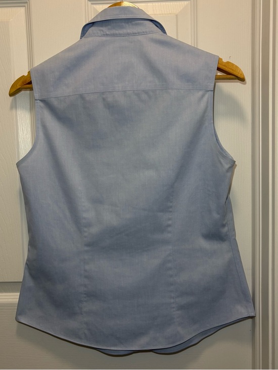 Brooks Brothers 346 Sleeveless Non-Iron Top. Collared Shirt, Blouse. Size 4 - Picture 5 of 12